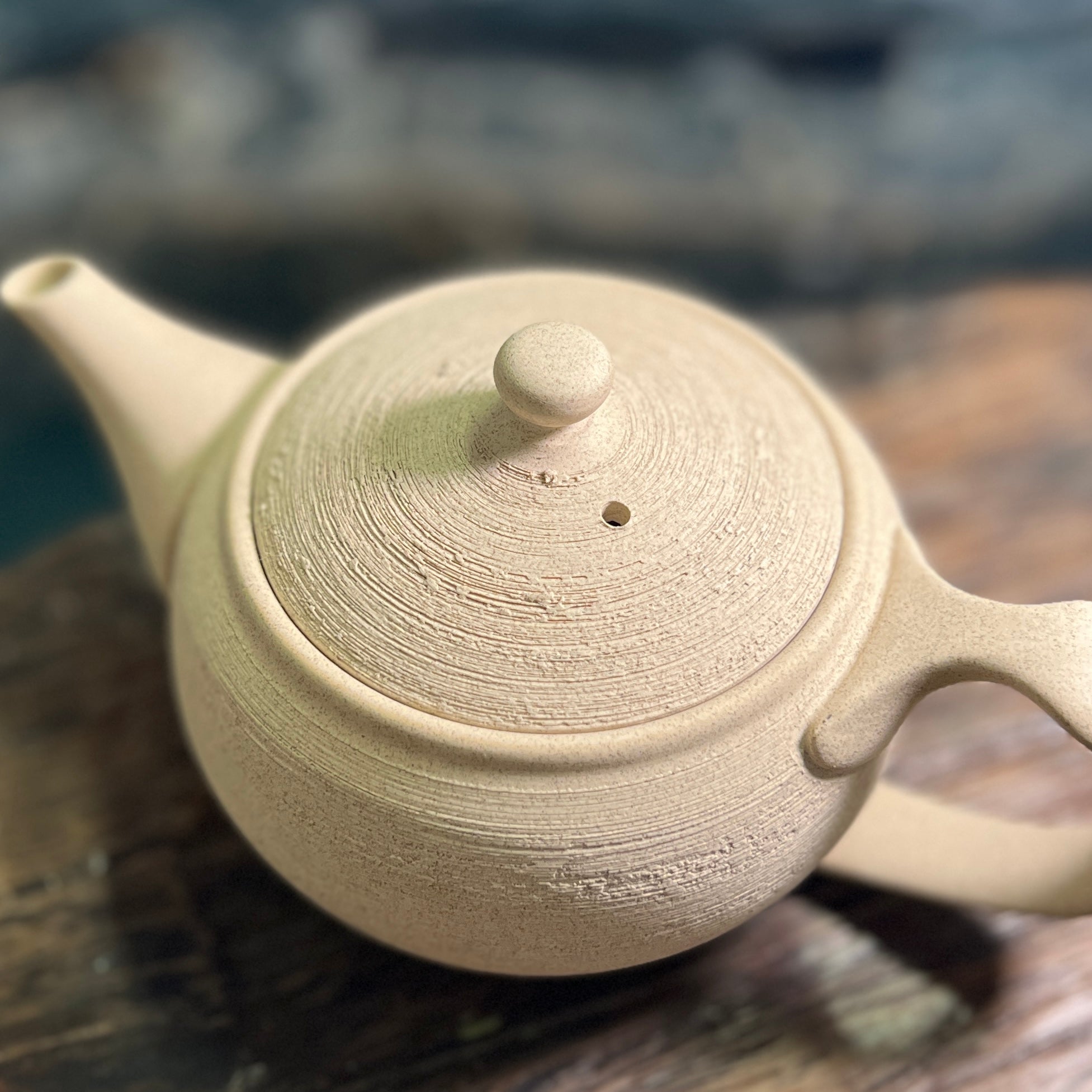 Tokoname Teapot - Tetera japonesa Kyusu que hace que el té verde sepa mejor  por Japanese Green Tea Co.