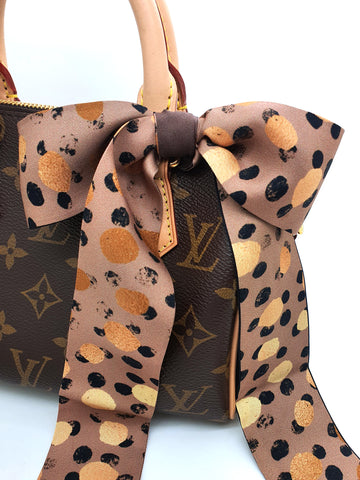 How to accessorize your bag with a scarf  Louis vuitton, Louis vuitton  bandeau, Bags