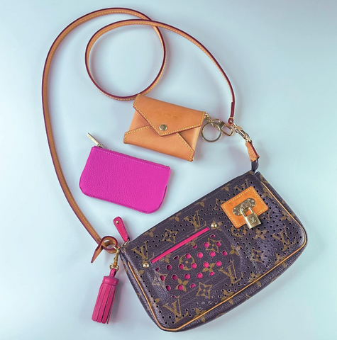 WHAT'S IN MY BAG?!: LOUIS VUITTON POCHETTE ACCESSORIES (MONOGRAM