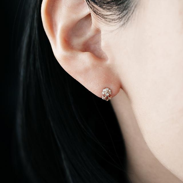 horseshoe diamond earrings