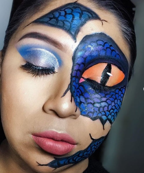 Maquillage dragon bleu