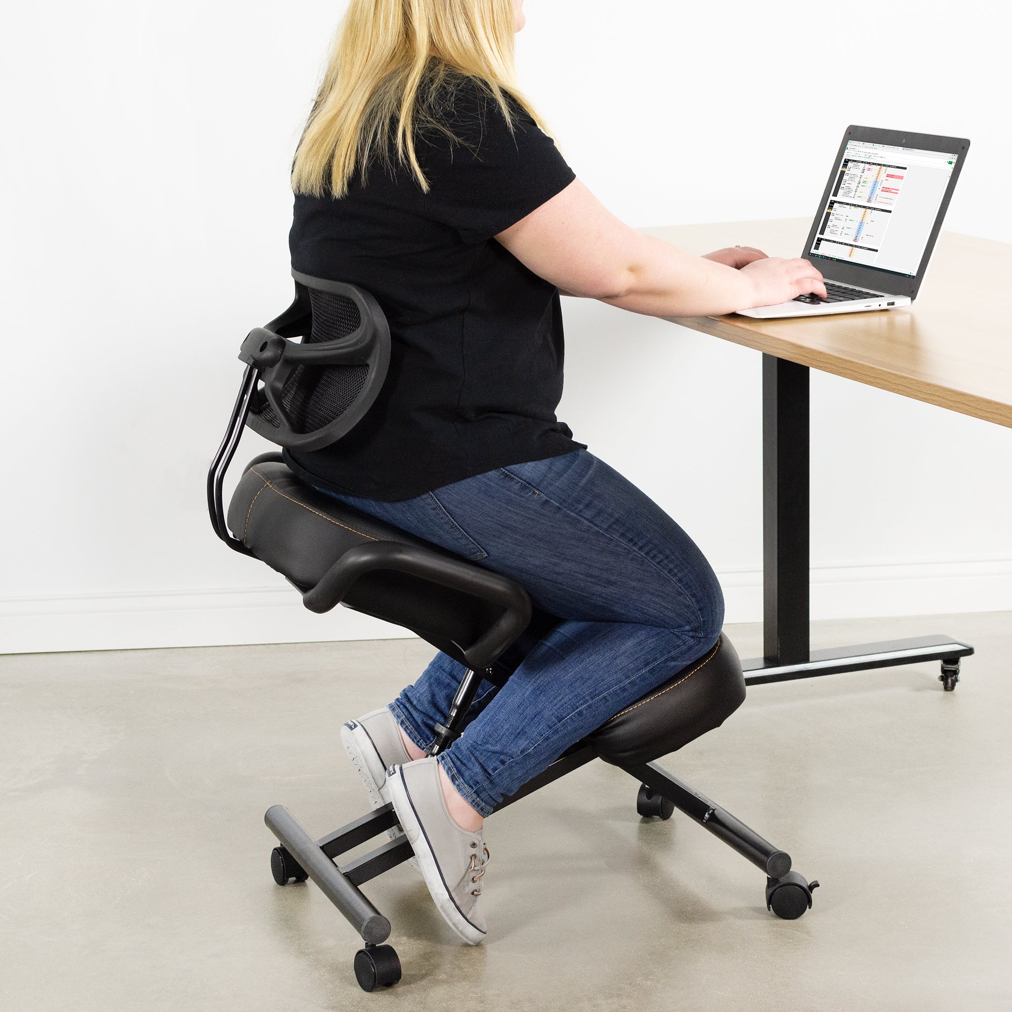 Kneeling adjustable posture