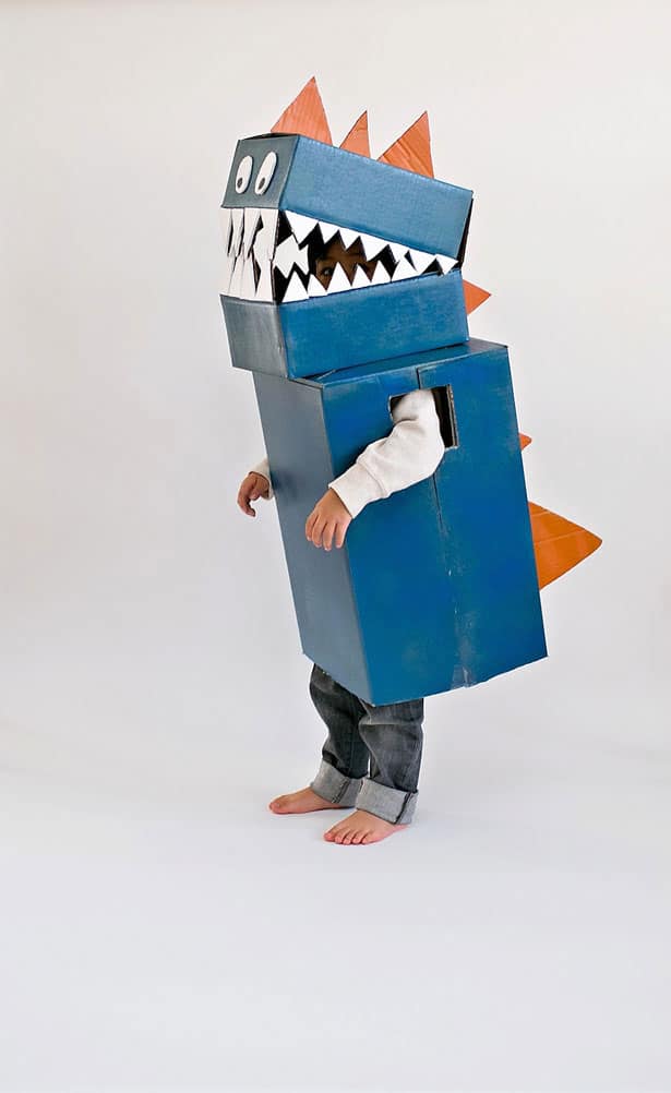 DIY: Costume Dinosaure en Carton – Rex Le Dinosaure