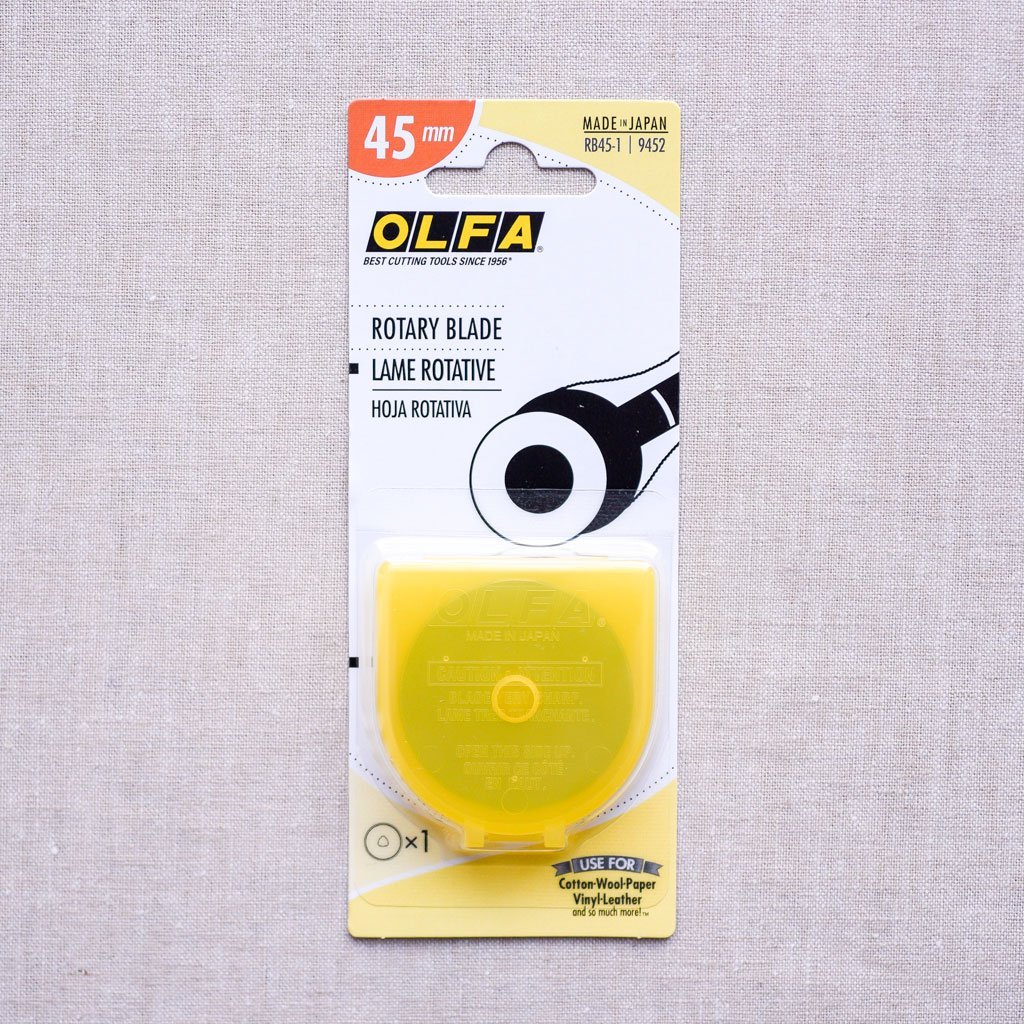 Olfa 45 mm Ergonomic Rotary Cutter Magenta