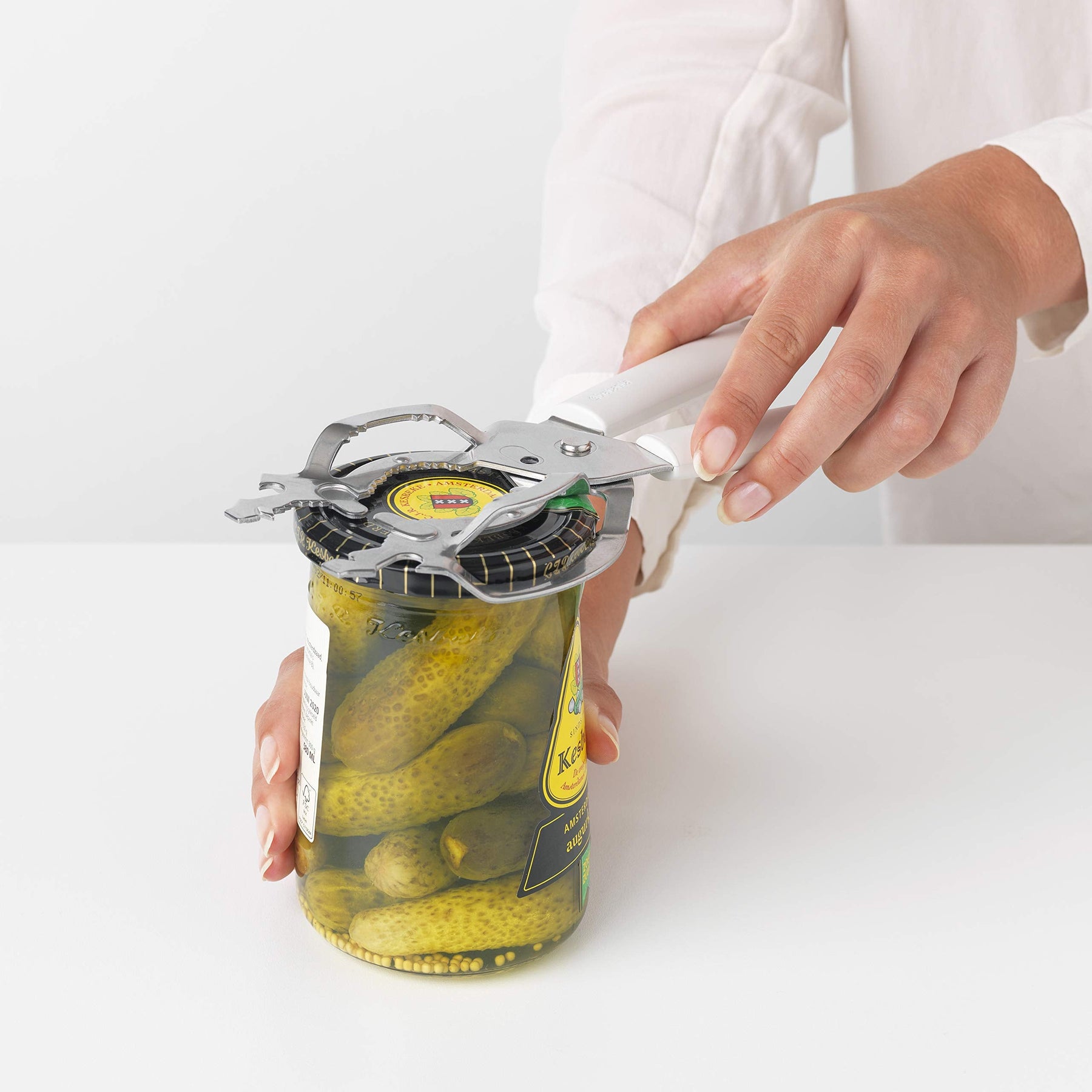 Twisting Jar Opener with Basepad