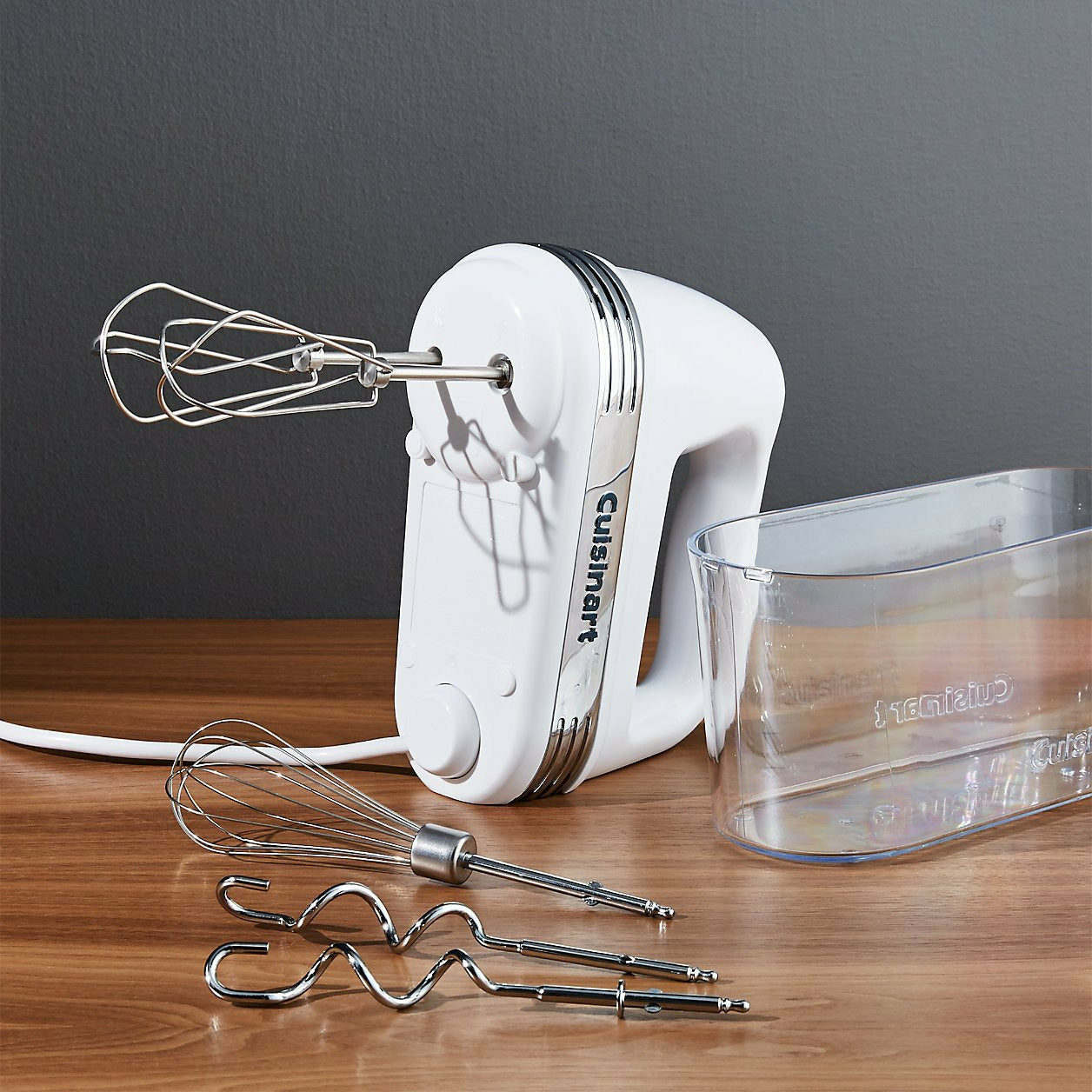 https://cdn.shopify.com/s/files/1/0269/2294/2529/products/cuisinart-9-speed-hand-mixer-with-storage-case-white_1800x1800.jpg?v=1598122239