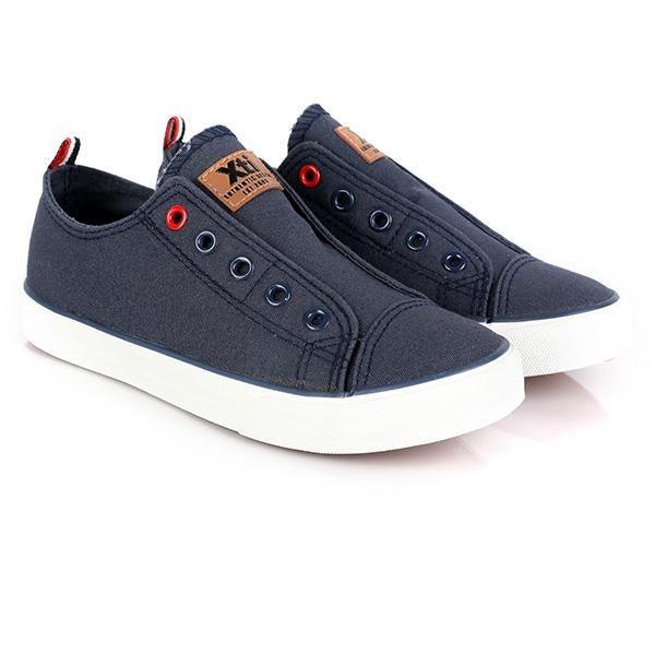 boys laceless sneakers