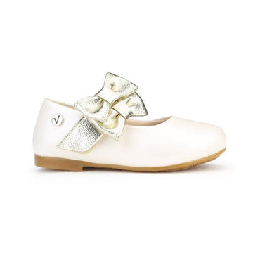 Baby girl store cream shoes