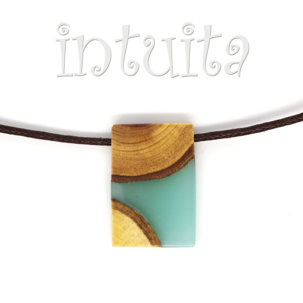 resin and wood necklaces for men for Christmas in Intuita