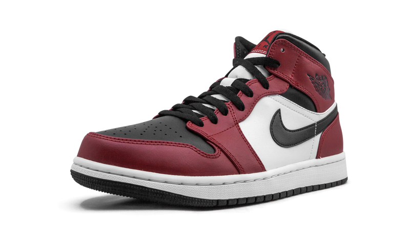 jordan 1s chicago black toe