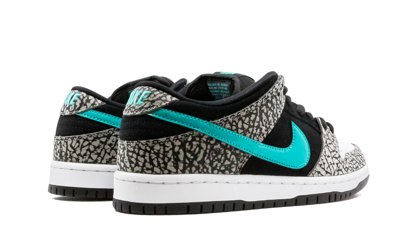 elephant dunks sb