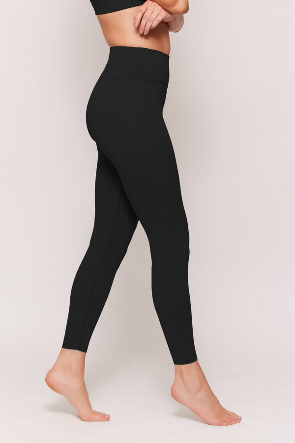 Core Cropped legging in Black – Aurum Activewear