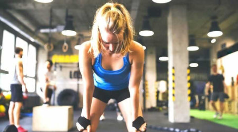 fitness-training-recuperation-femme-blonde