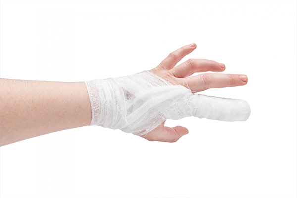 Easy Ways to Bandage an Injured Finger