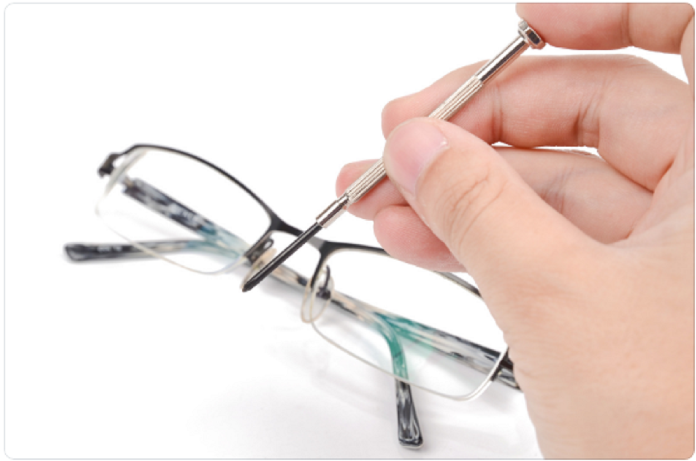 5 tips para reparar y ajustar lentes rotos en casa - econolentes