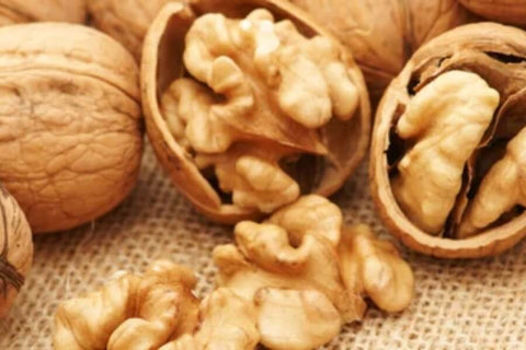 walnuts during breastfeeding