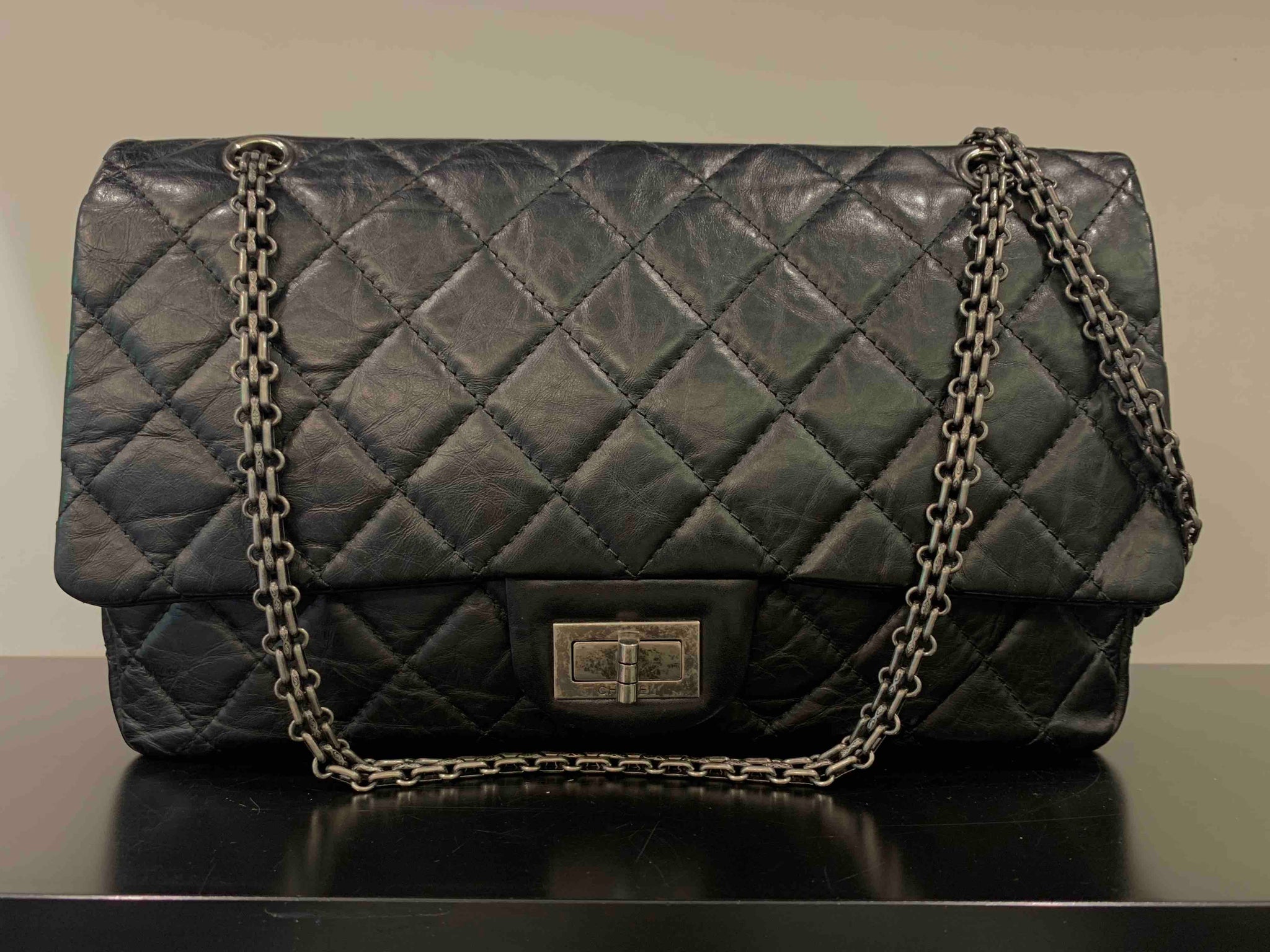 Corchete miel Encantada de conocerte Bolso Chanel 2.55 Negro – hk-vintage