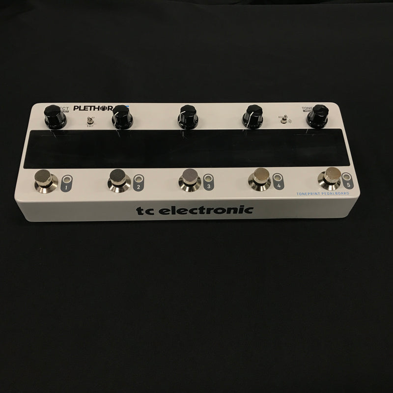 TC Electronic PLETHORA X5 TonePrint Multi-FX Pedalboard - DEMO