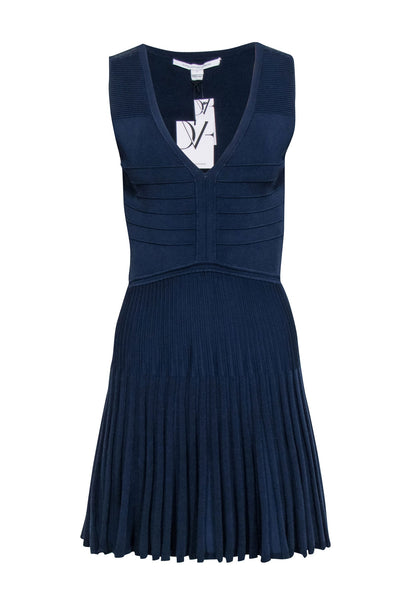 V-neck Sleeveless Gathered Pleated Dress