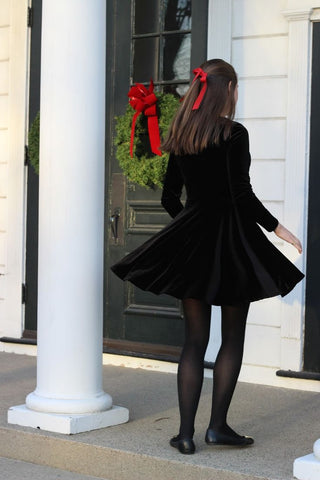 little black dress holiday outfit ideas
