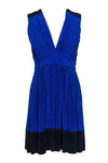 V-neck V Back Hidden Side Zipper Pleated Colorblocking Sleeveless Dress