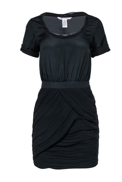 Round Neck Ruched Hidden Side Zipper Pleated Draped Fitted Short Sleeves Sleeves Dress