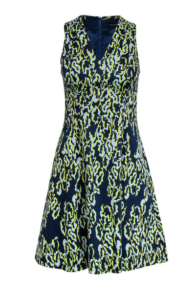 V-neck Abstract Print Fit-and-Flare Plunging Neck Fitted Cocktail Dress