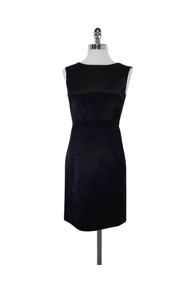 Pocketed Slit Sleeveless Dress With a Ribbon