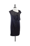 Sleeveless Shift Silk Dress With a Bow(s)