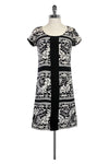 Shift Abstract Print Round Neck Back Zipper Dress With a Ribbon
