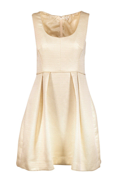 Tall Pleated Fitted Pocketed Cocktail Scoop Neck Dress With Pearls