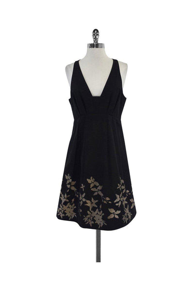 V-neck Pleated Hidden Back Zipper Floral Print Sleeveless Dress