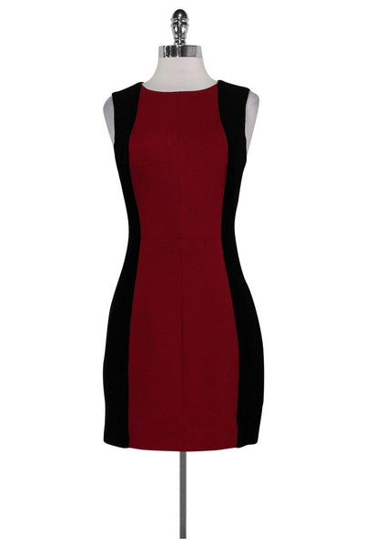 Sophisticated Sleeveless Above the Knee Fitted Hidden Back Zipper Round Neck Dress