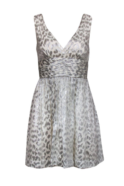 V-neck Animal Leopard Print Hidden Back Zipper Ruched Fitted Fit-and-Flare Sleeveless Cocktail Party Dress