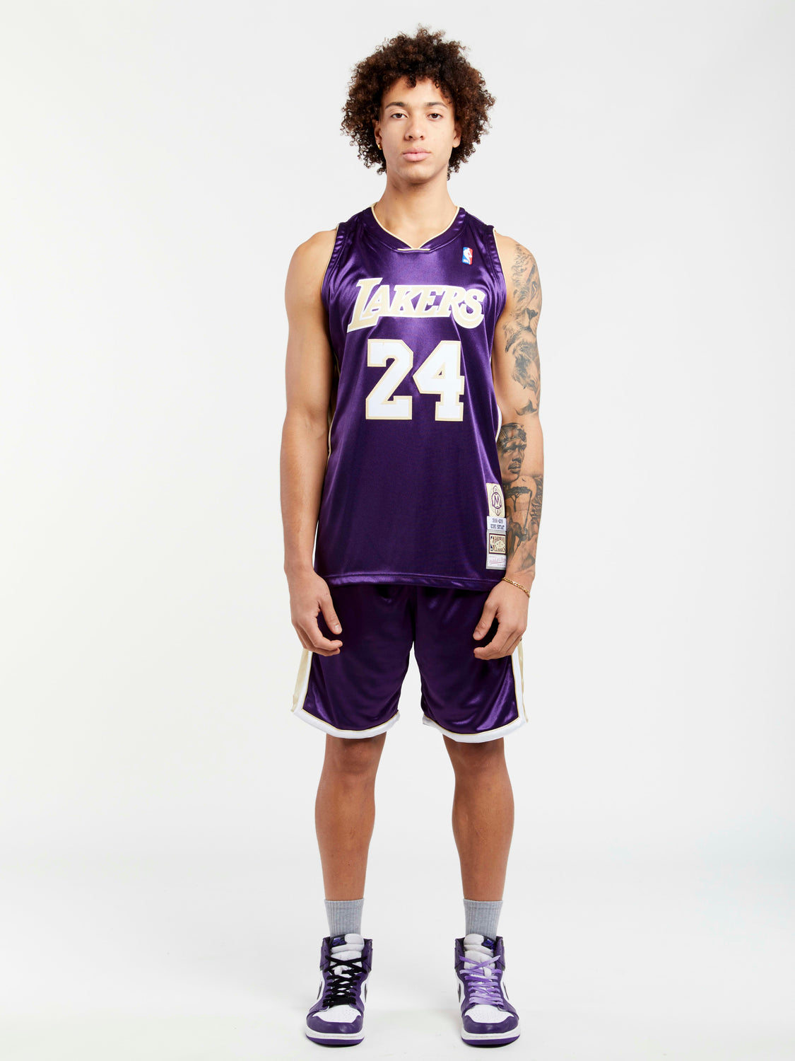 Mitchell & Ness HOF #24 Kobe Bryant Los Angeles Lakers 1996-2016 Shorts in Purple — Major