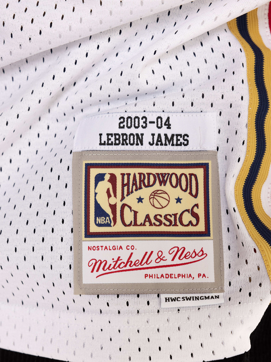 LeBron James Cleveland Cavaliers Mitchell & Ness White 2003/04 Hardwood Classics Swingman Jersey, 3XL