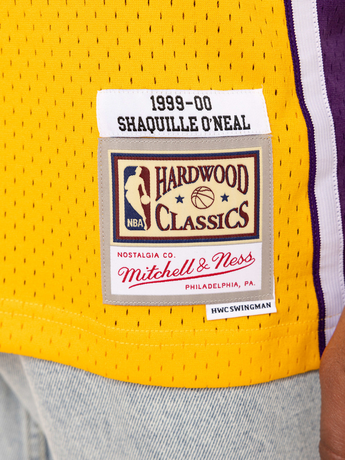 Mitchell & Ness NBA Swingman Los Angeles Lakers 99 Shaquille O'Neal Men's  Jersey Yellow SMJYGS18179-ALLTGD99SON