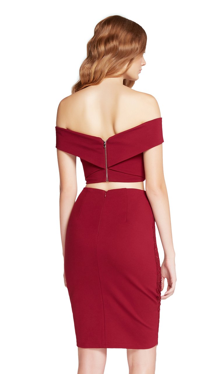Harper And Lemon - 22104 Off-Shoulder Interweaved Two-Piece Dress In Red