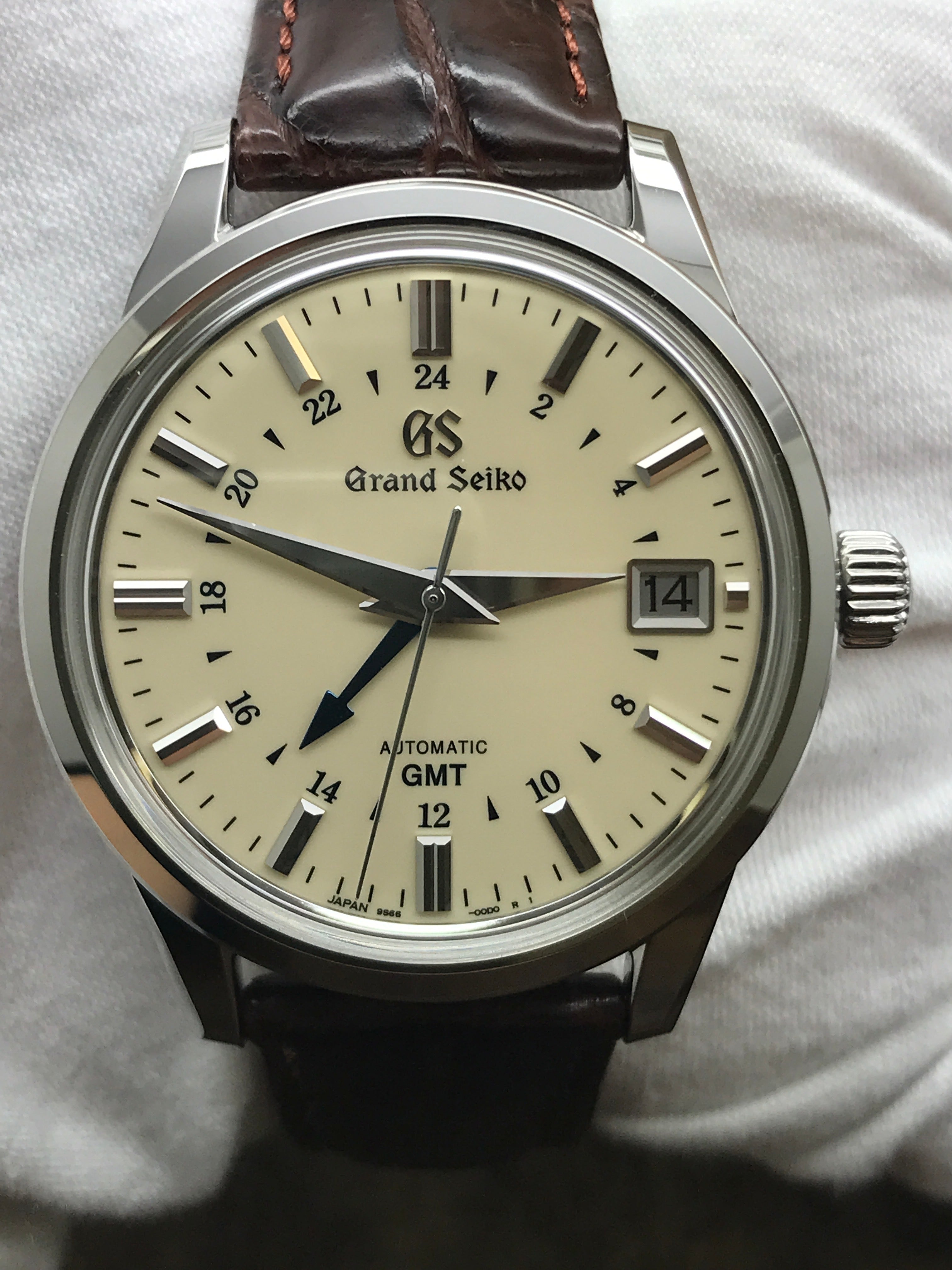 Grand Seiko Elegance Gmt SBGM221 Ivory Dial Automatic Men's Watch –  Signature Watches