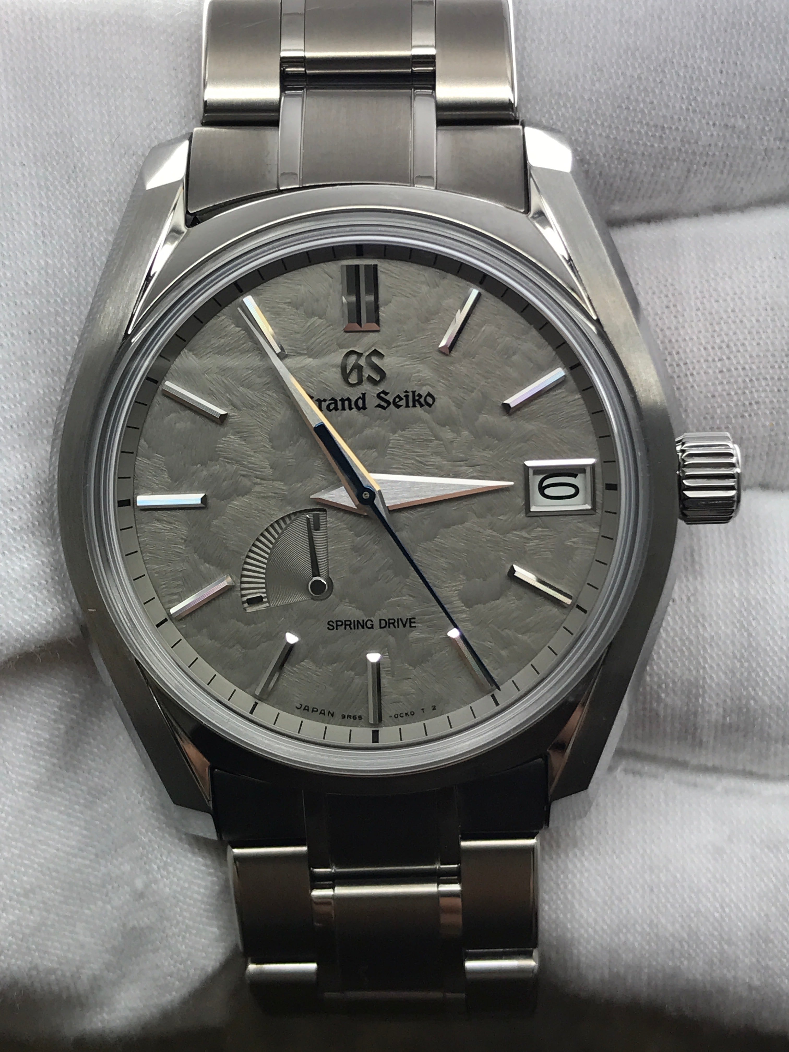 Grand Seiko Spring Drive Four Seasons Winter SBGA415 Grey Dial Automat –  Signature Watches