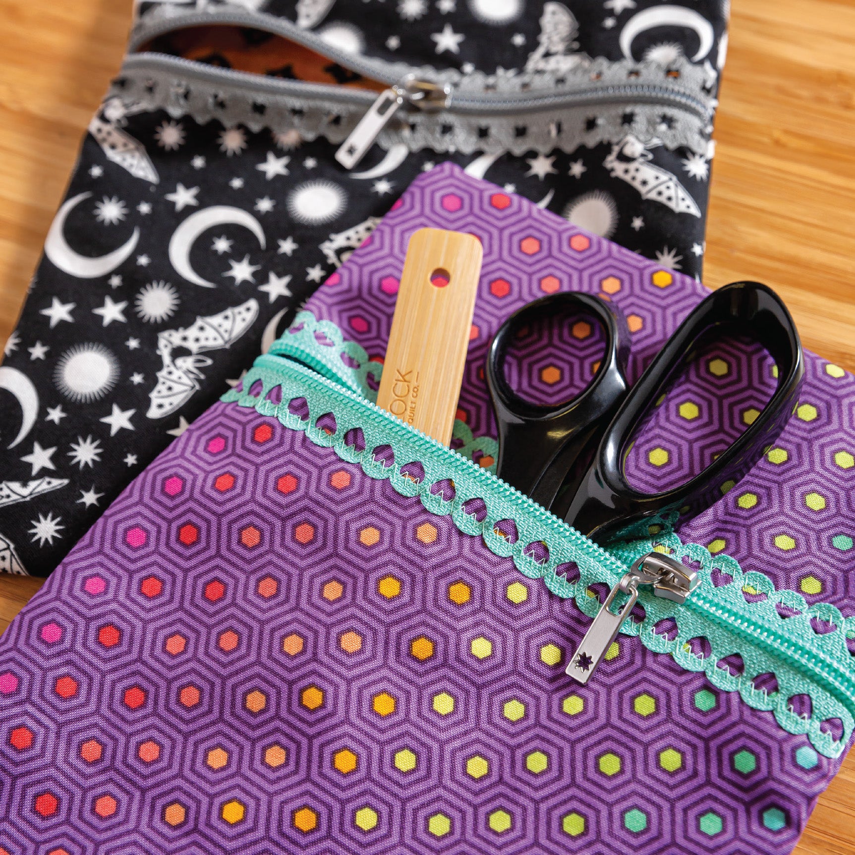 Fort Worth Fabric Studio: Lace Zipper Pouches