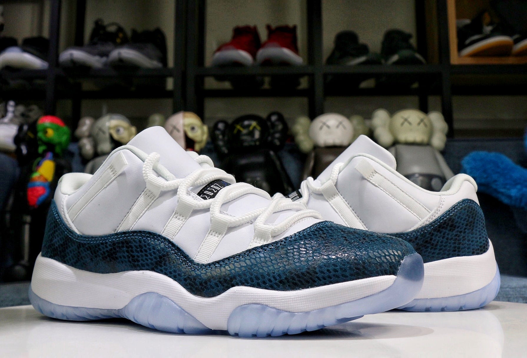 jordan 11 retro low snake navy