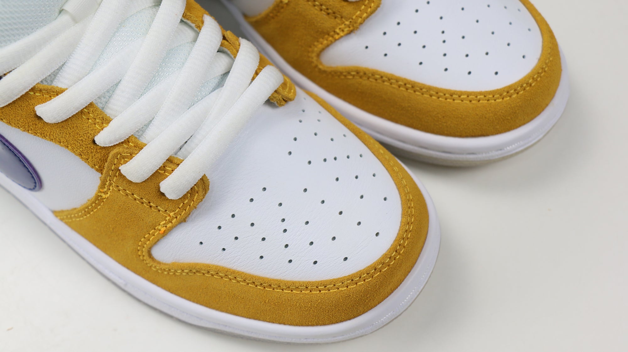 nike dunk laser yellow