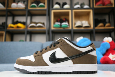 nike sb dunk low white black trail end brown