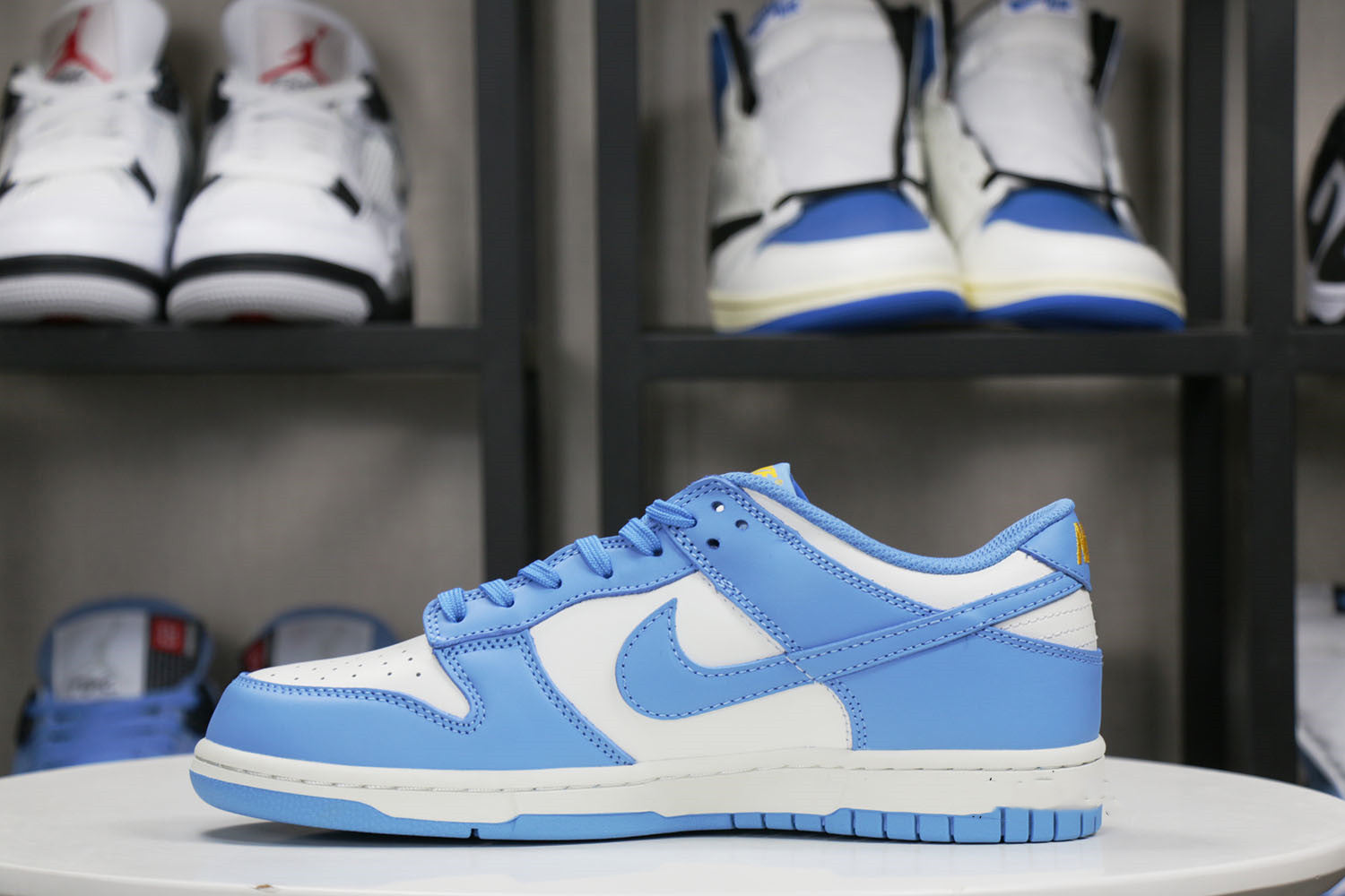 nike dunk lows unc