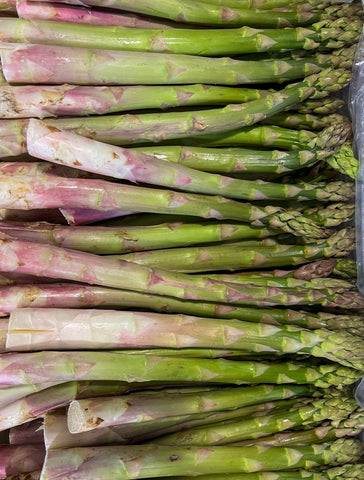 Les asperges vertes de Sylvain Erhardt, fregola aux oignons de Roscoff sont à déguster chez HABILE au 16 rue de Lancry du mardi au samedi en service continu.