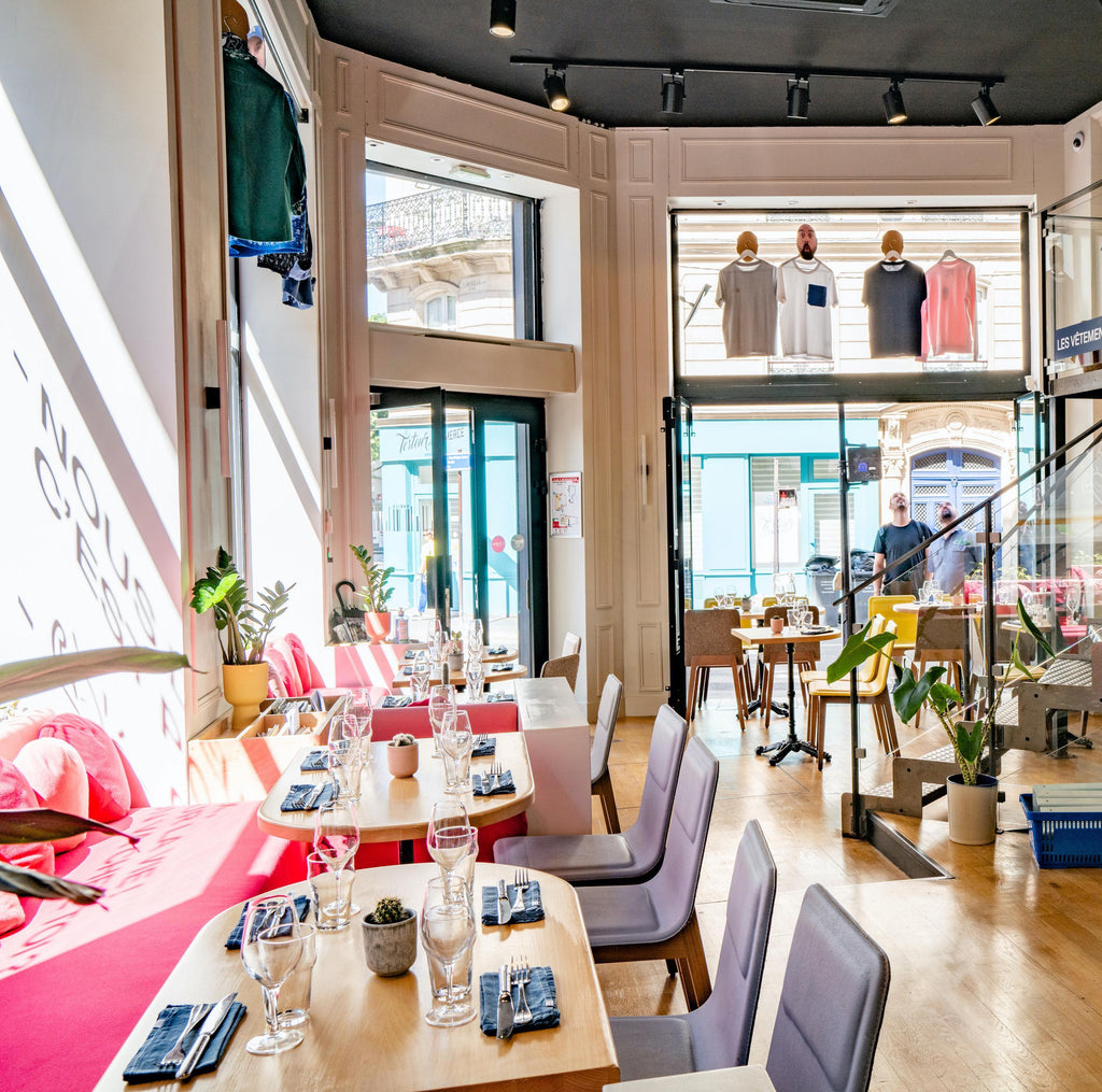 HABILE est un restaurant unique qui se niche au coeur de Paris. Lieu co-créé par Camille Andrieux, styliste et Eric Fontanini, chef. Coloré, unique et gourmand, ce lieu se situe au 16 rue de Lancry, Paris 10.
