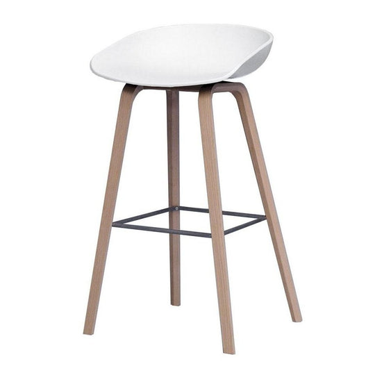 HAY About a Stool AAS32 - Tabouret de bar 75cm blanc/polypropylène/support en chêne savonné/avec patins feutre/repose-pied noir