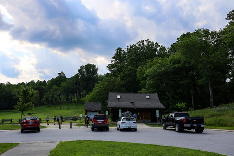 upper trailhead parking lot in stone mountain state park