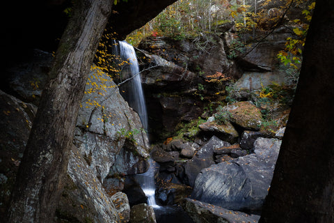 Eagle falls waterfall hiking trail Cumberland falls state park Daniel Boone National Forest Kentucky 